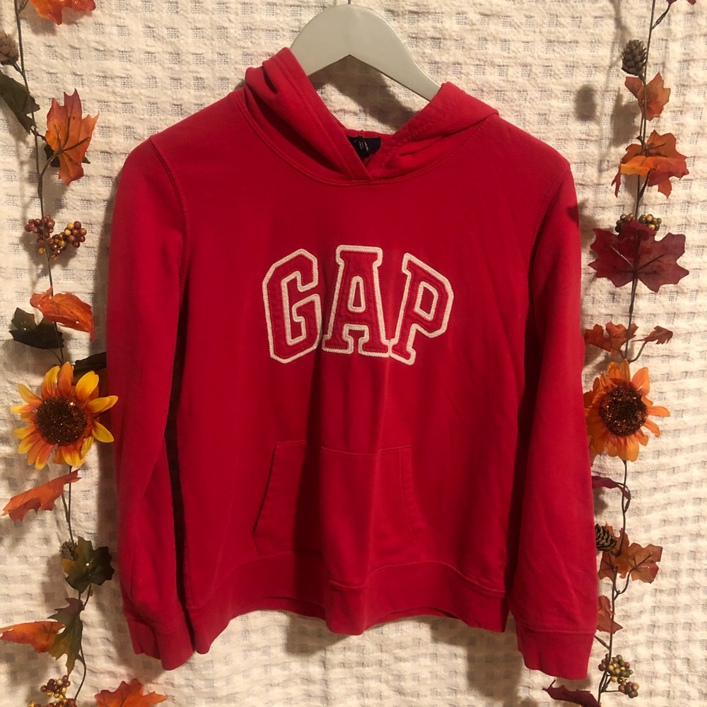 gap women's sweater in good condition red color size M